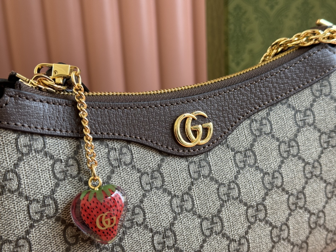 Gucci Hobo Bags